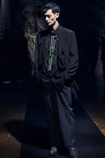 Look 8